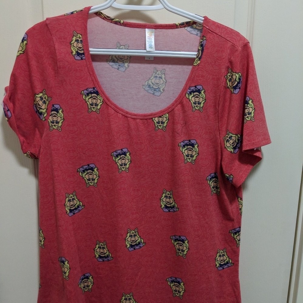 Large Lularoe Miss Piggy Classic tee